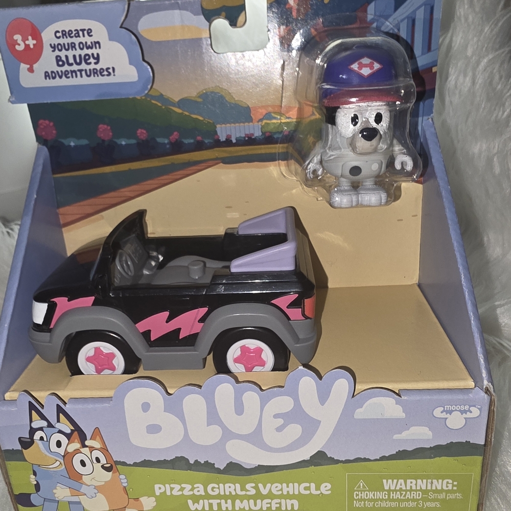 Pizza Girls Vehicle with Muffin Toy Set